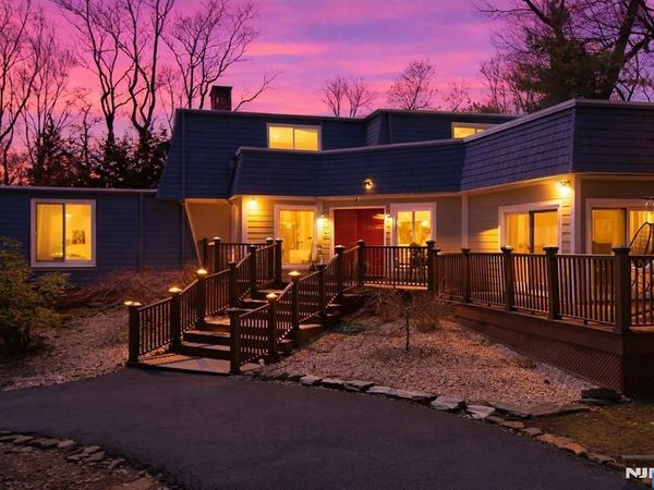 947 Franklin Lake Road, FRANKLIN LAKES, NJ 07417