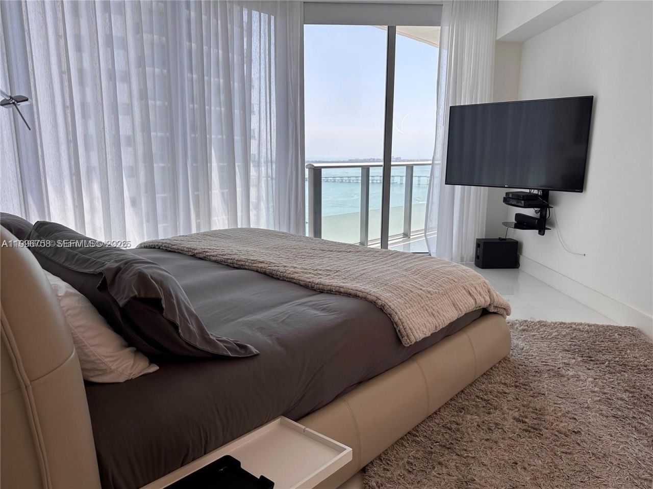1300 Brickell Bay Dr, Unit 3206, Miami, FL 33131 Photo