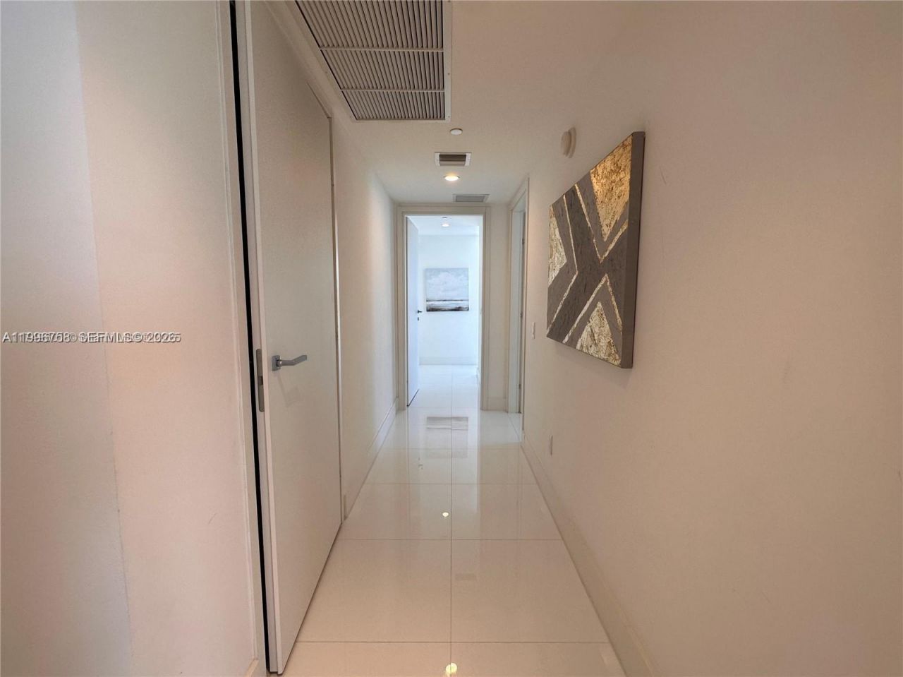 1300 Brickell Bay Dr, Unit 3206, Miami, FL 33131 Photo