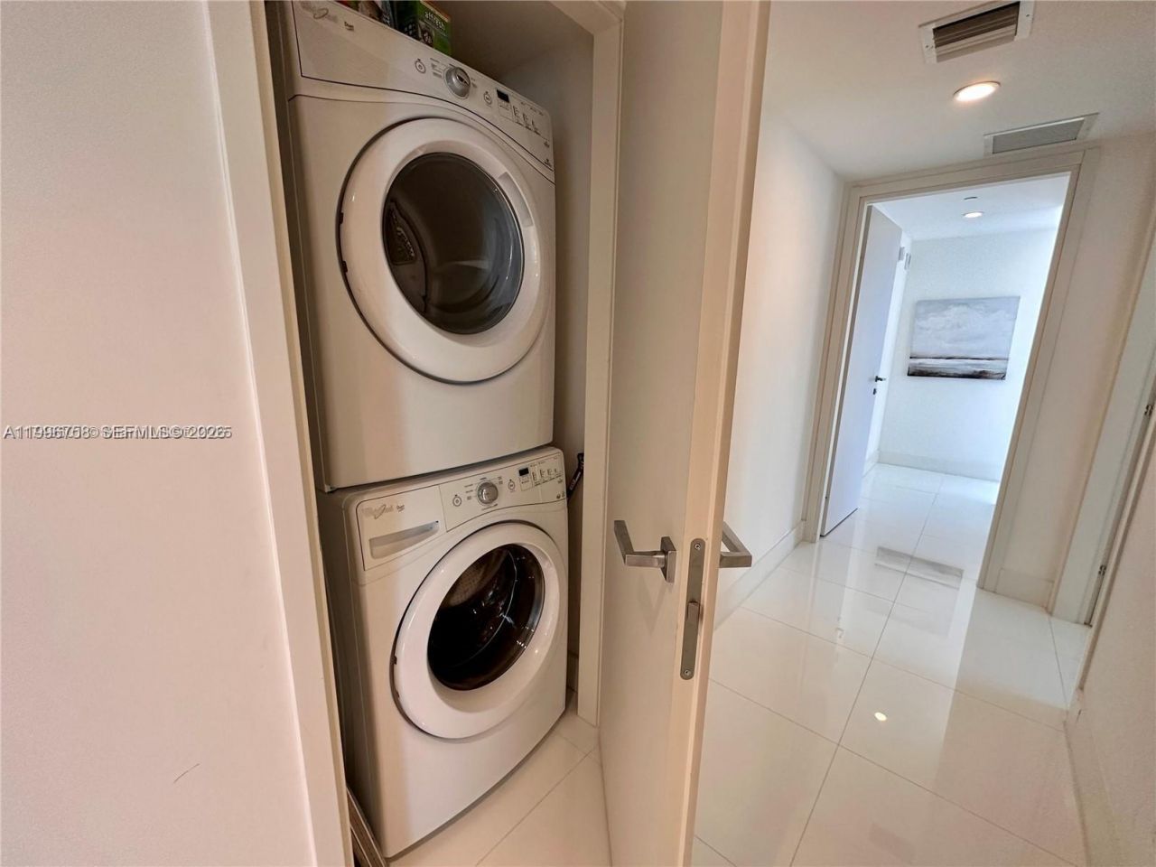1300 Brickell Bay Dr, Unit 3206, Miami, FL 33131 Photo