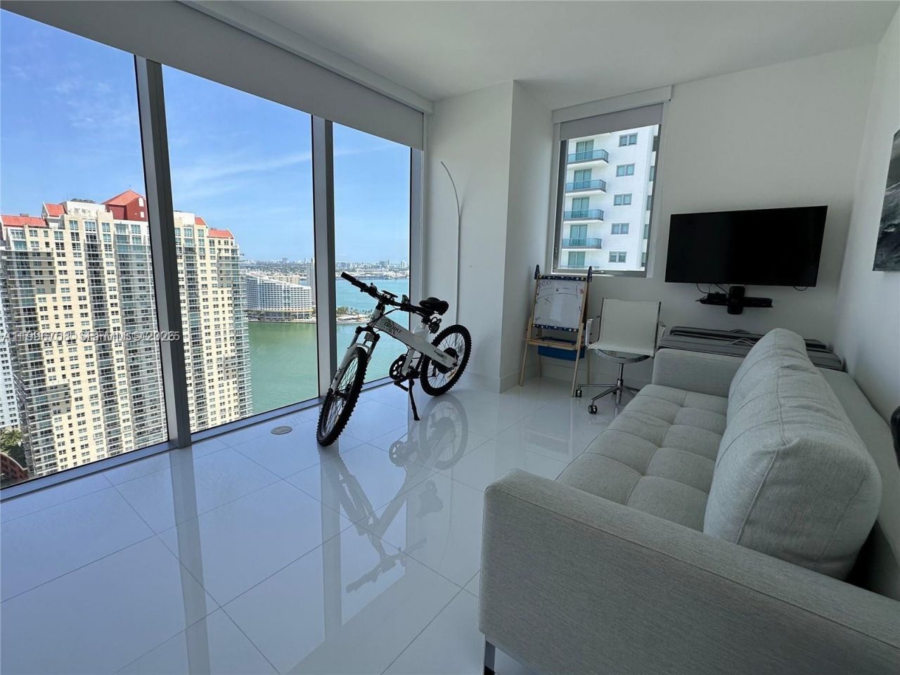 1300 Brickell Bay Dr, Unit 3206, Miami, FL 33131 Photo