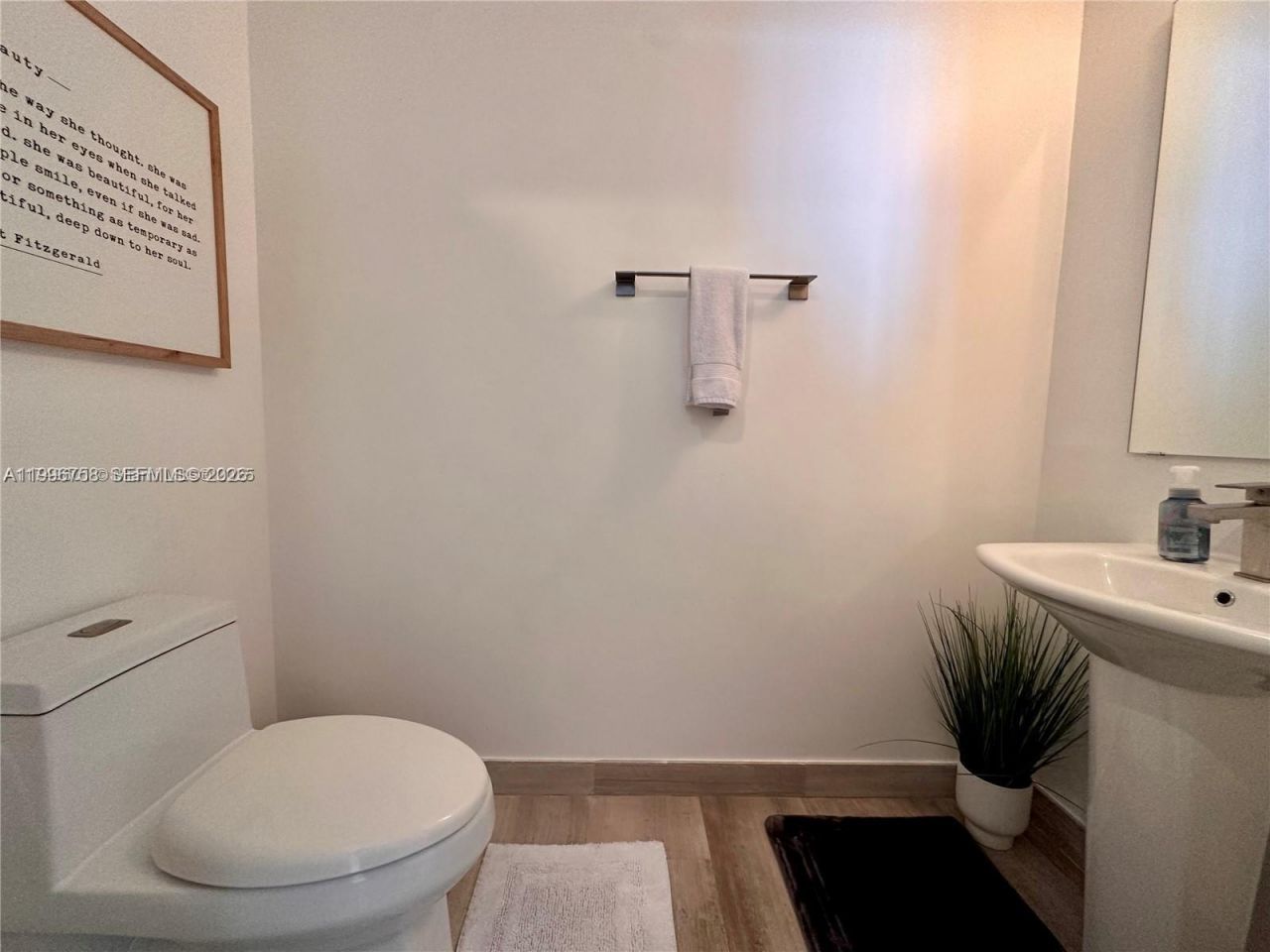 1300 Brickell Bay Dr, Unit 3206, Miami, FL 33131 Photo