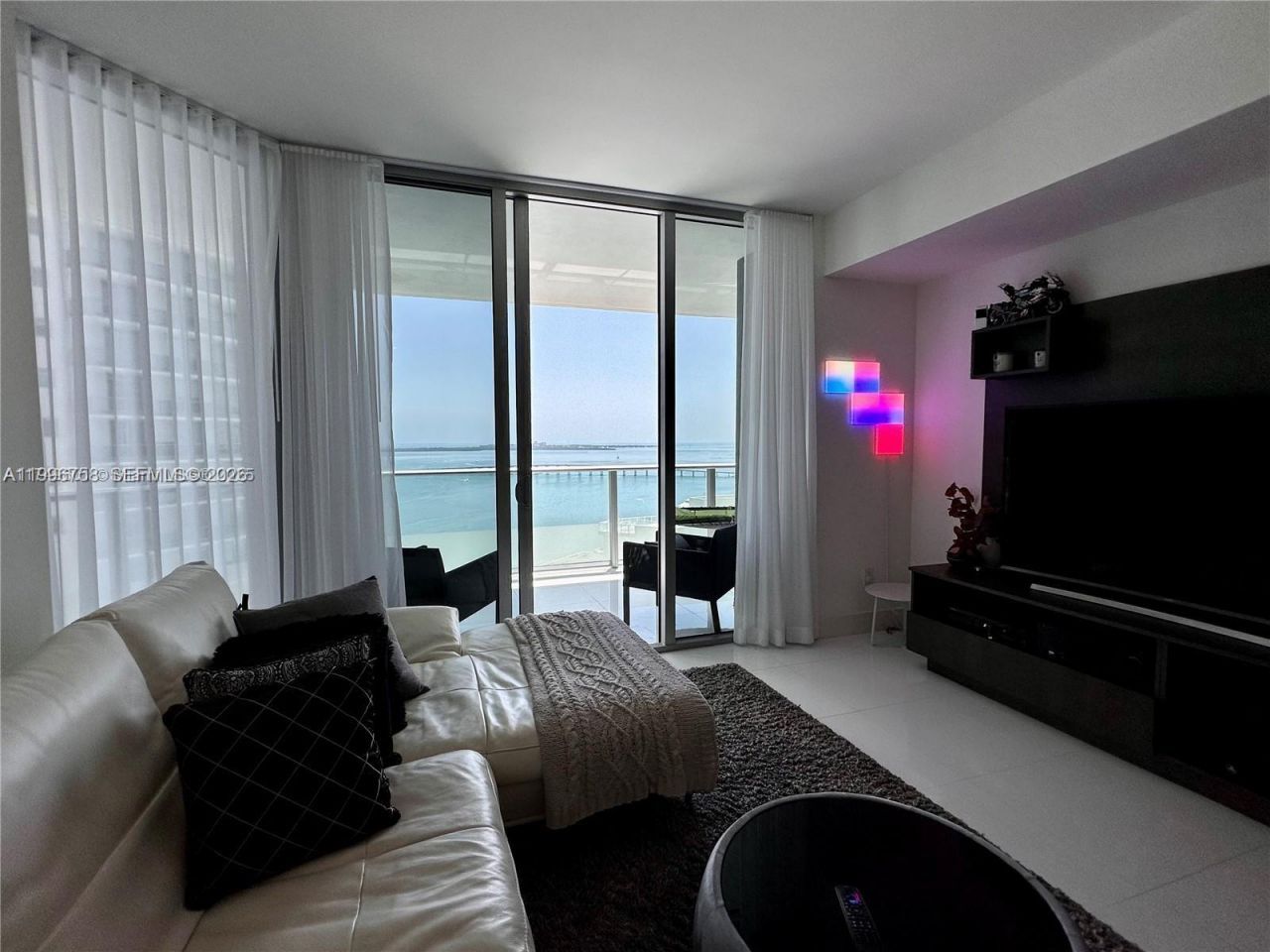 1300 Brickell Bay Dr, Unit 3206, Miami, FL 33131 Photo