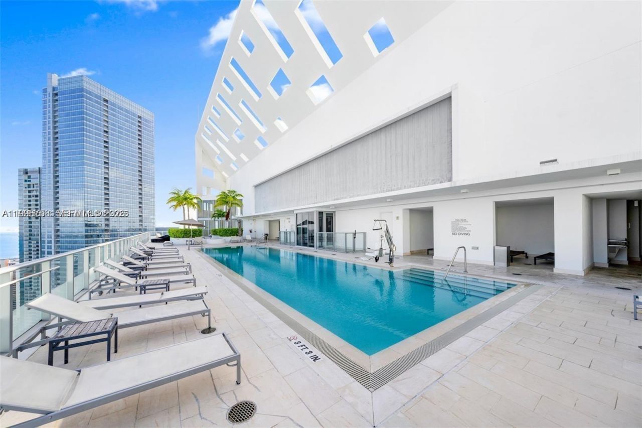 1300 Brickell Bay Dr, Unit 3206, Miami, FL 33131 Photo