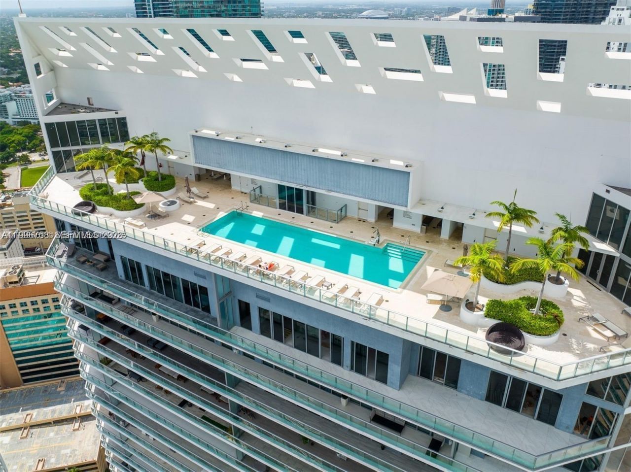 1300 Brickell Bay Dr, Unit 3206, Miami, FL 33131 Photo