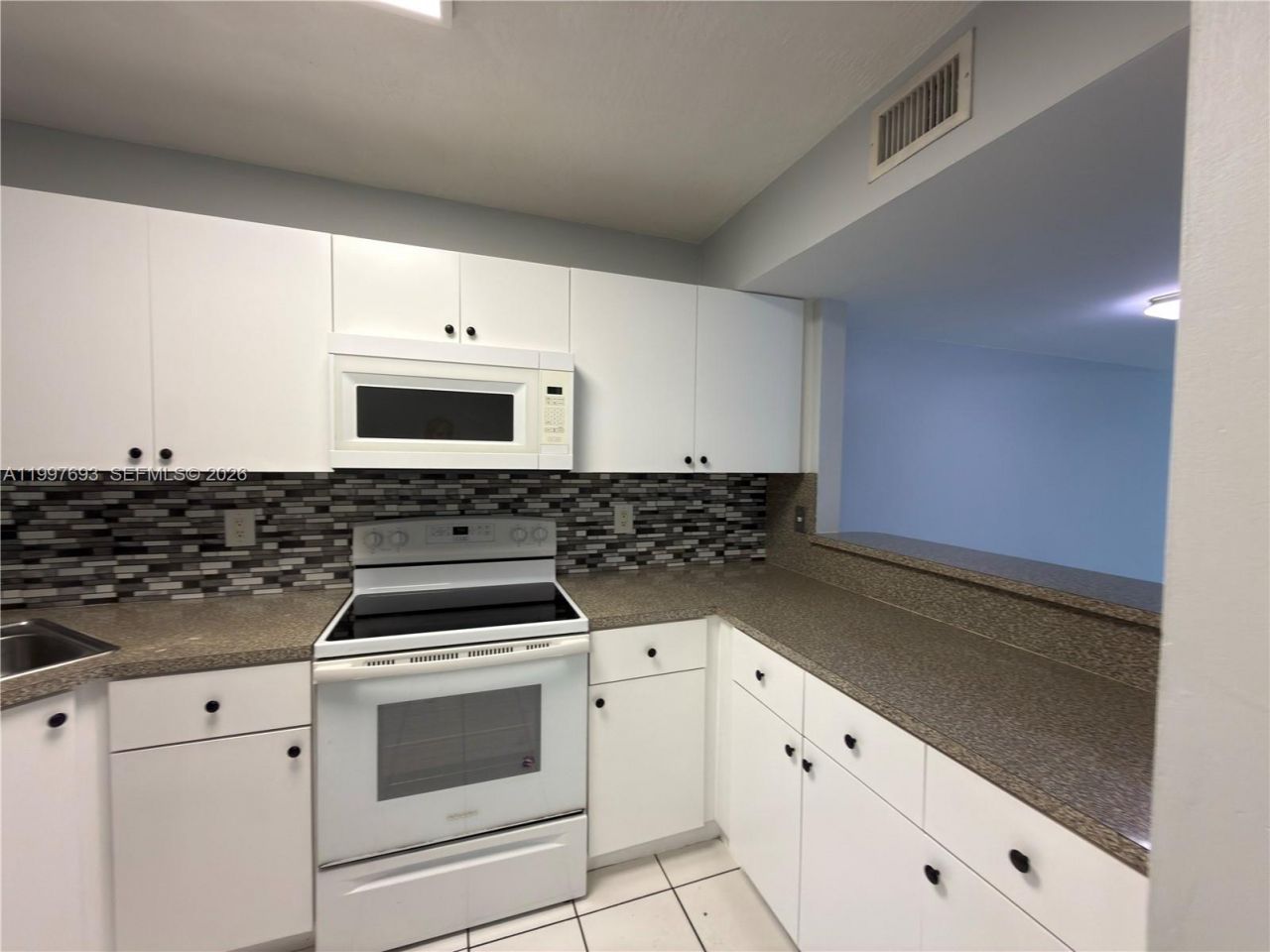 2630 W 76th St, Unit 201, Hialeah, FL 33016 Photo