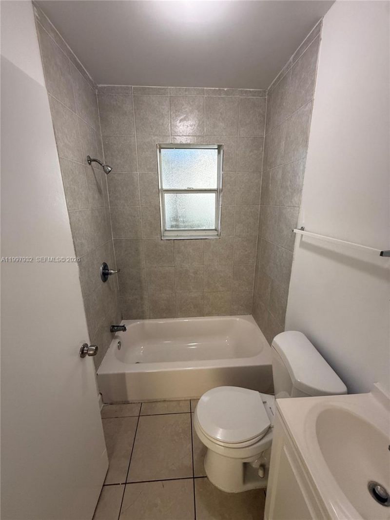 253 NW 48th St, Unit /, Miami, FL 33127 Photo