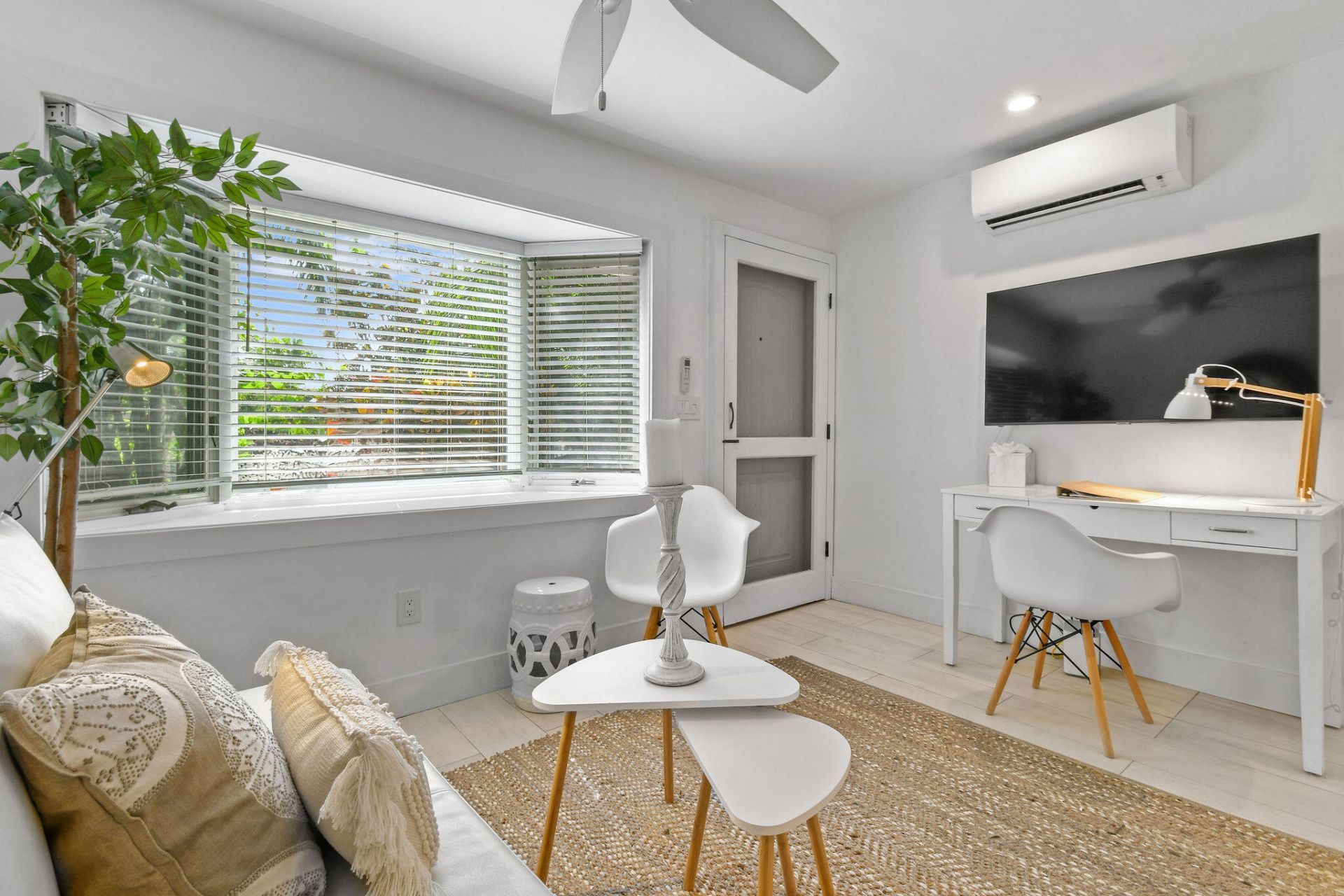 605 N Lakeside Drive, Lake Worth Beach, FL 33460 Photo