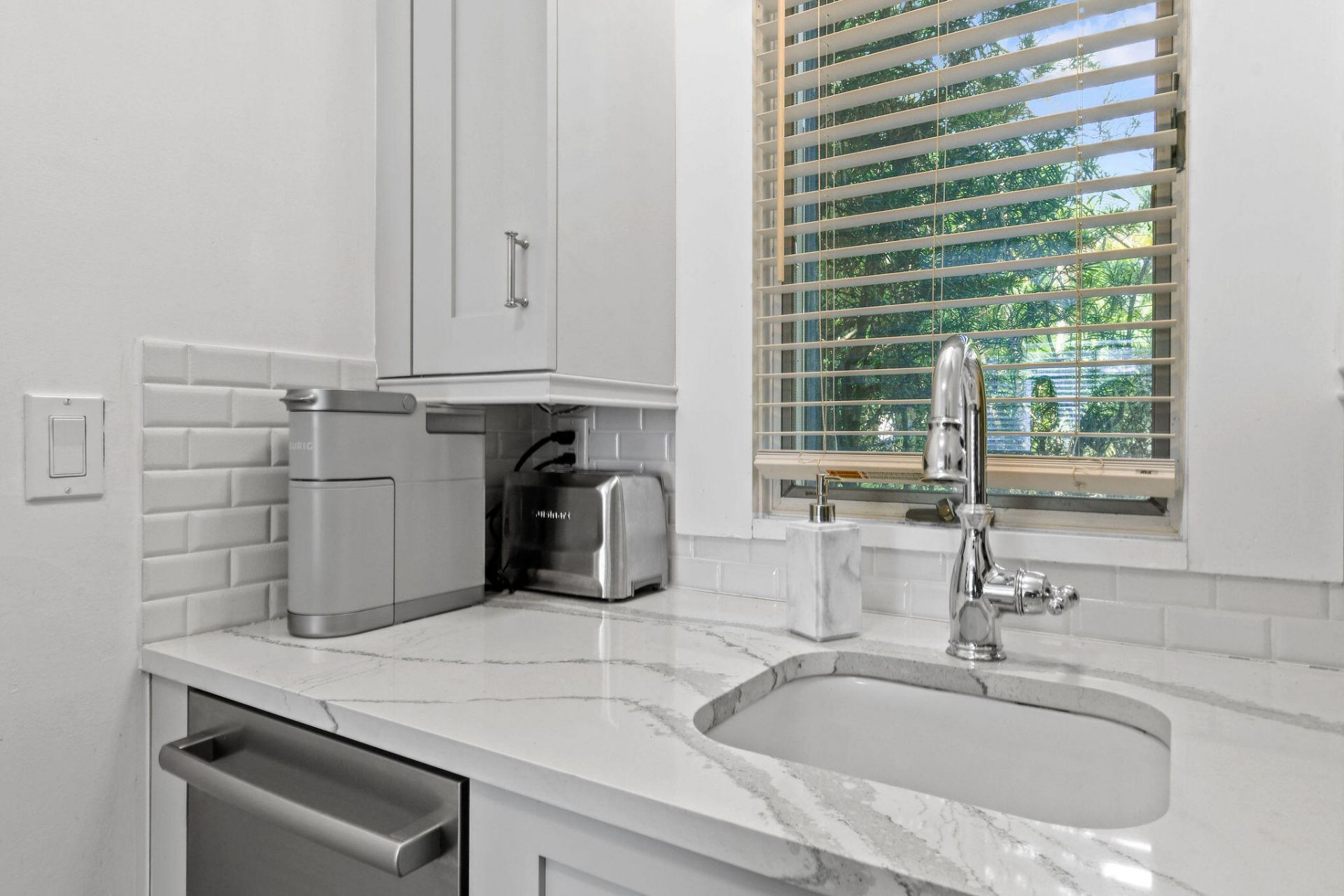 605 N Lakeside Drive, Lake Worth Beach, FL 33460 Photo