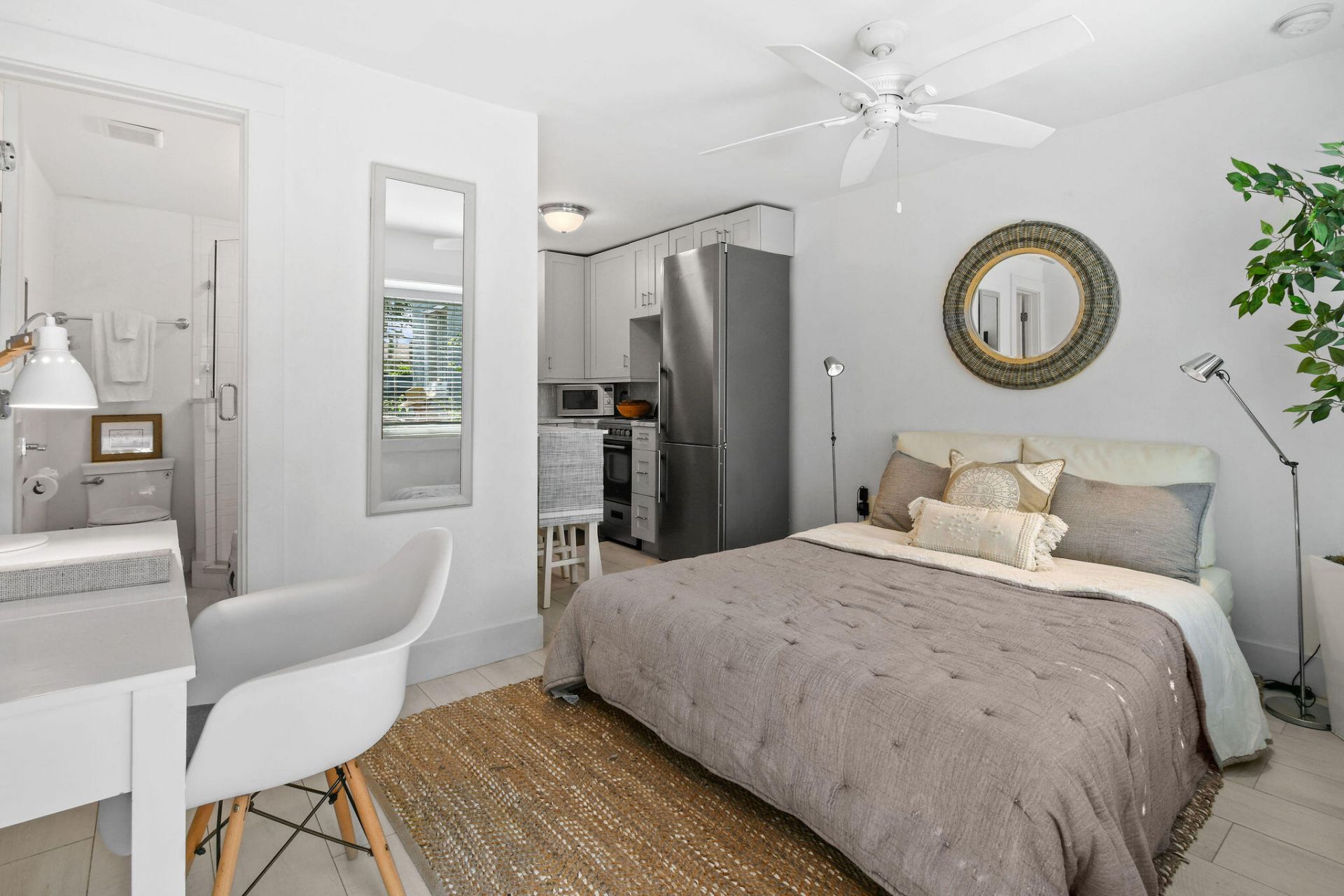 605 N Lakeside Drive, Lake Worth Beach, FL 33460 Photo