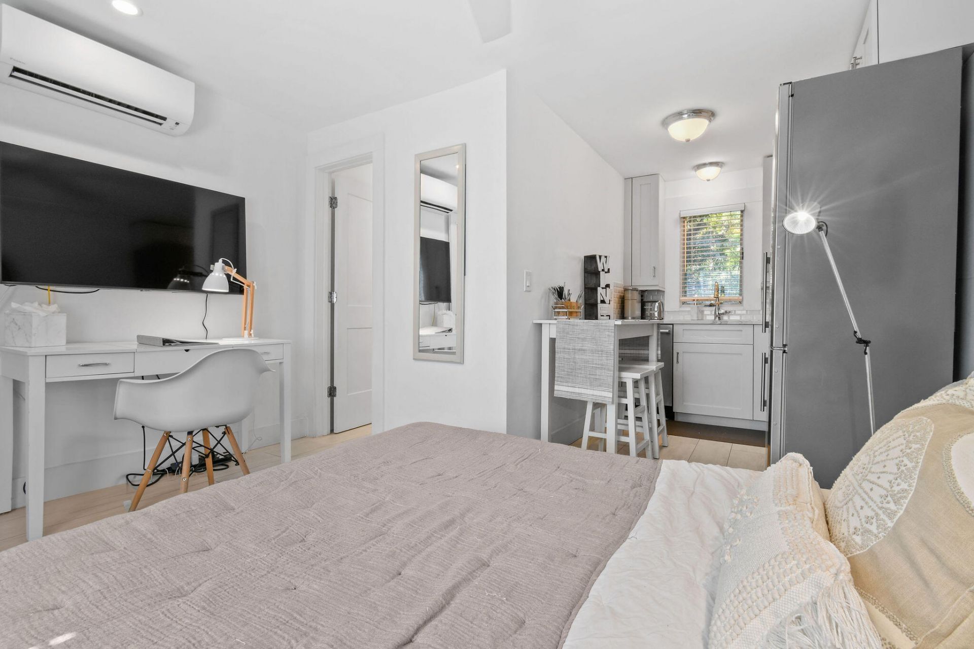 605 N Lakeside Drive, Lake Worth Beach, FL 33460 Photo