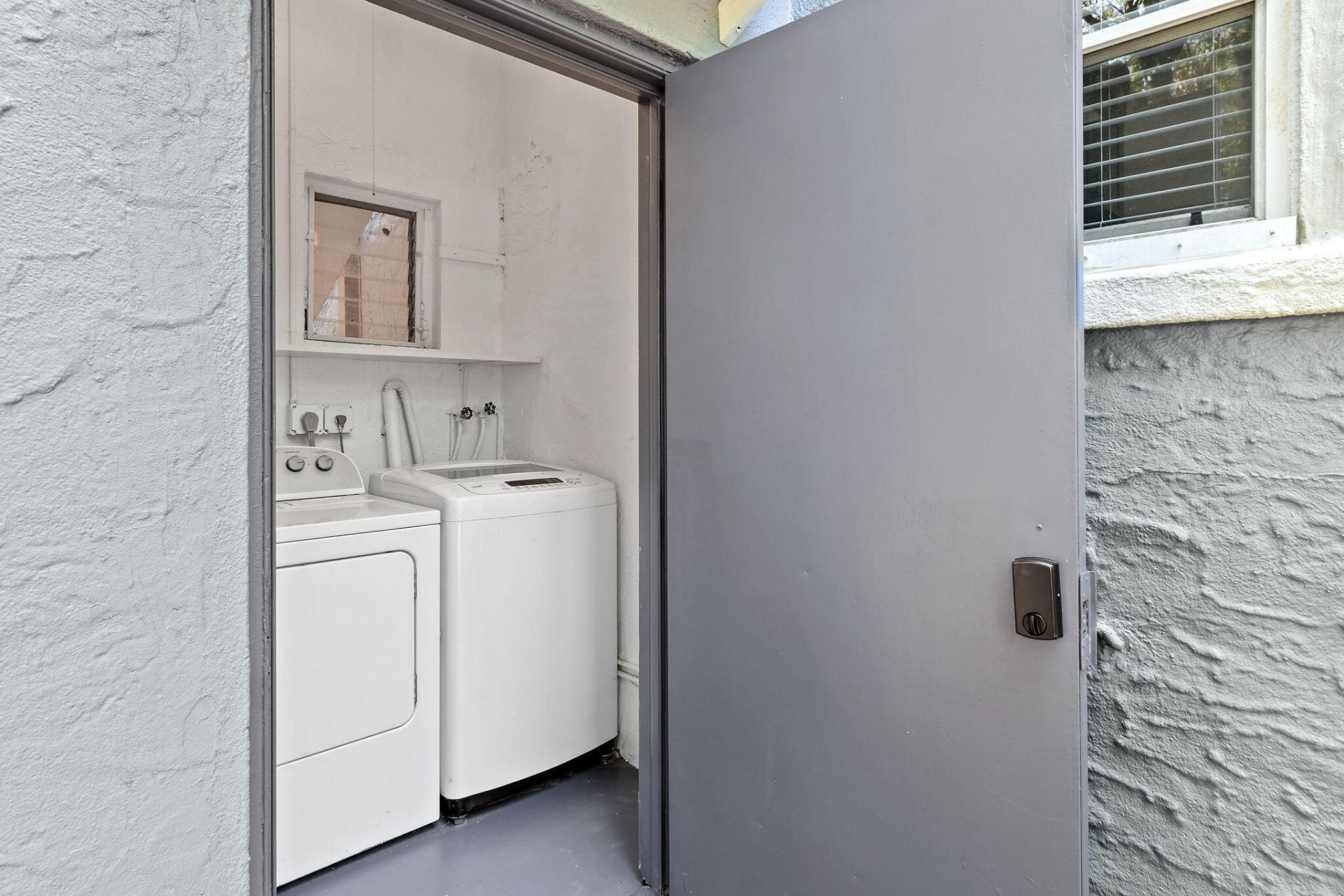 605 N Lakeside Drive, Lake Worth Beach, FL 33460 Photo