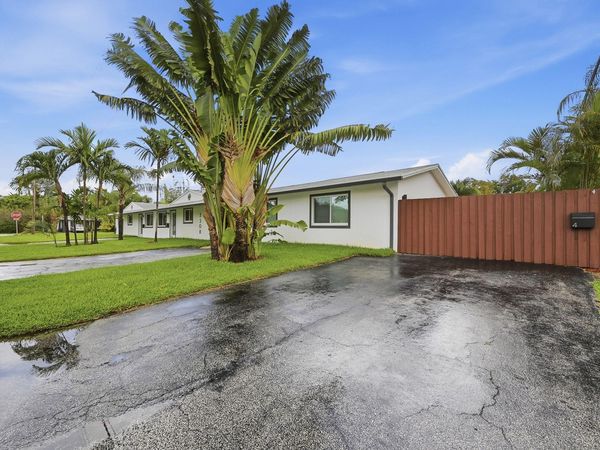 2308 NW 3rd Avenue, Unit 4, Wilton Manors, FL 33311