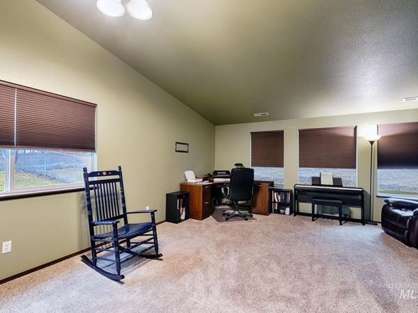 7500 Pleasant View Dr, Caldwell, ID 83607