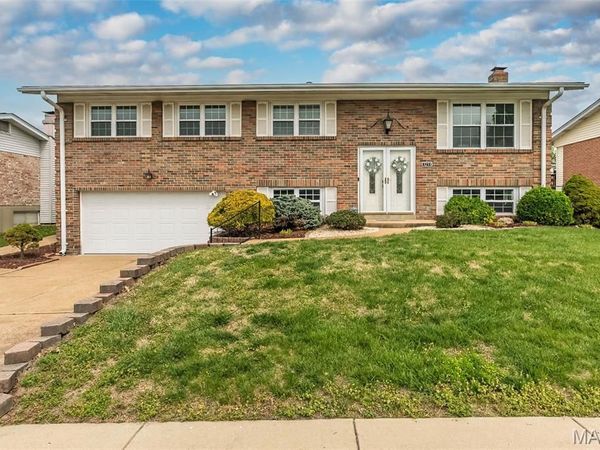 3233 Hedgetree Lane, St Louis, MO 63129