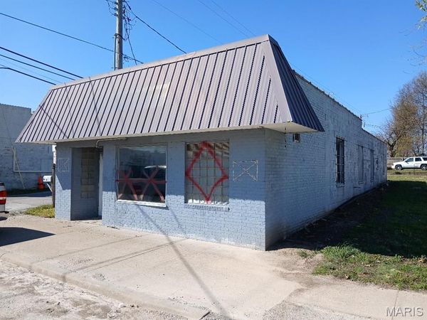 201 E Warren Street , Bunker Hill, IL 62014