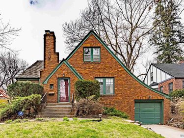 2502 Country Club Avenue , Omaha, NE 68104