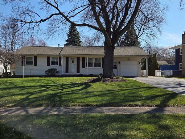 516 Heritage Dr Drive , Rochester, NY 14615