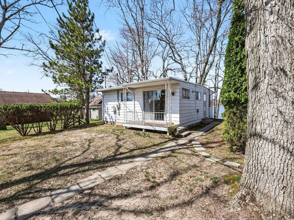 8941 Mott Drive, Jackson, MI 49201