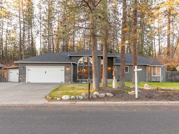 7204 W Kendick Ave, Nine Mile Falls, WA 99026