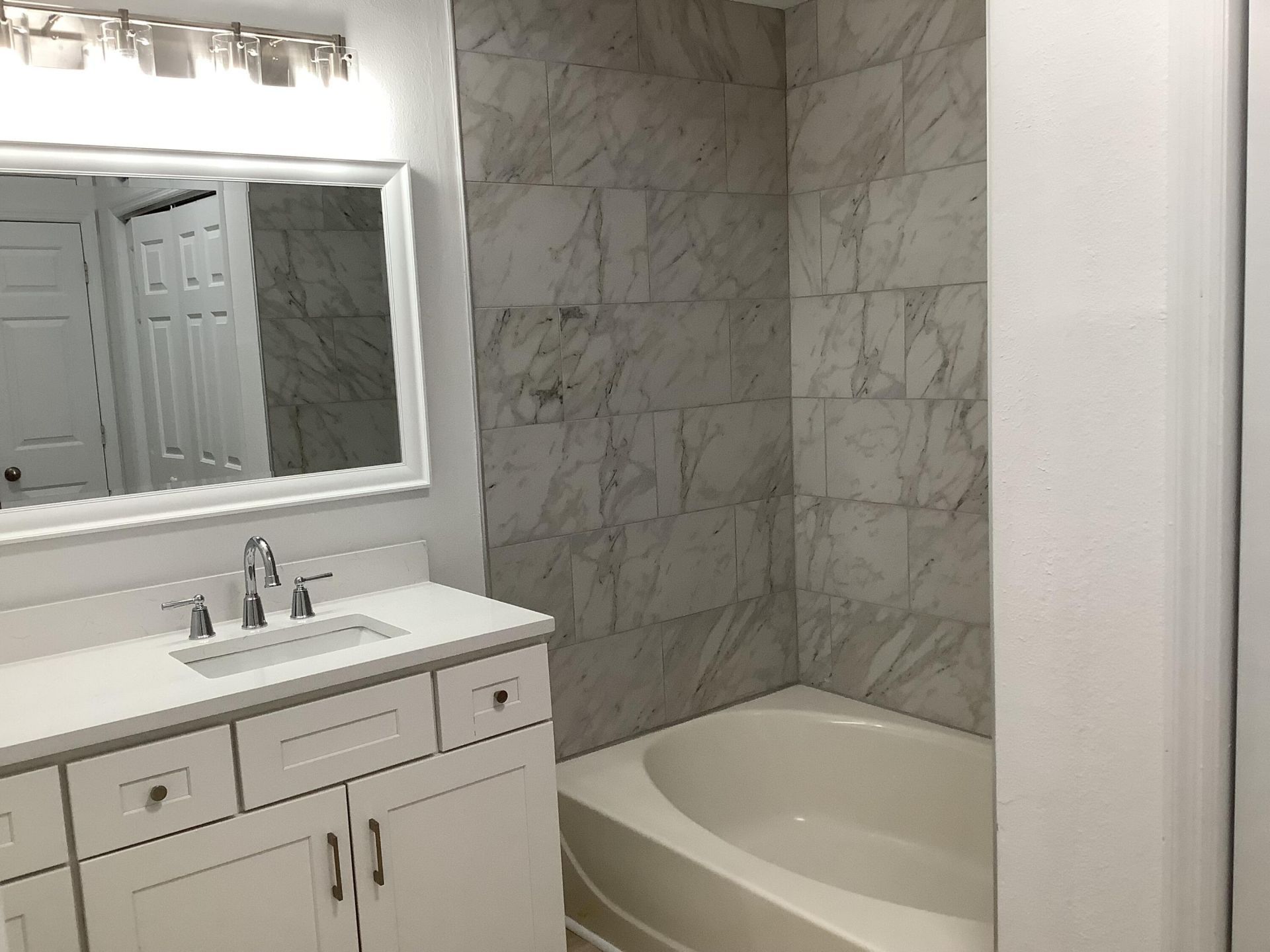 700 Daniel Ellis Drive Photo 12