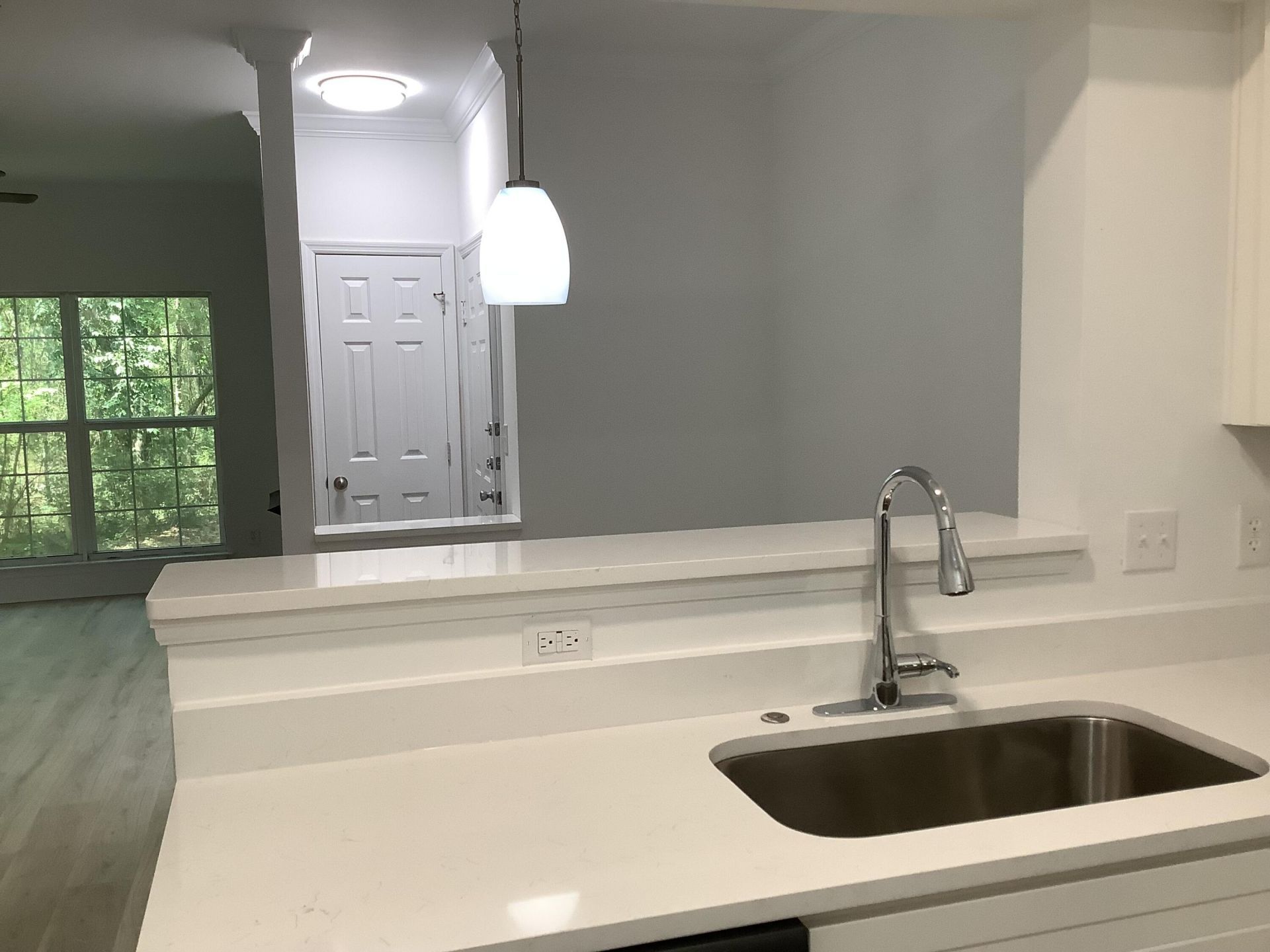 700 Daniel Ellis Drive Photo 8