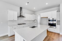 297 Denham Street photo 4