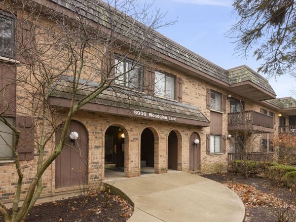 8000 WOODGLEN Lane , Unit 102, Downers Grove, IL 60516