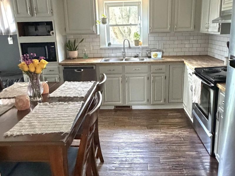 717 N High Street, Lancaster, OH 43130 Photo 3