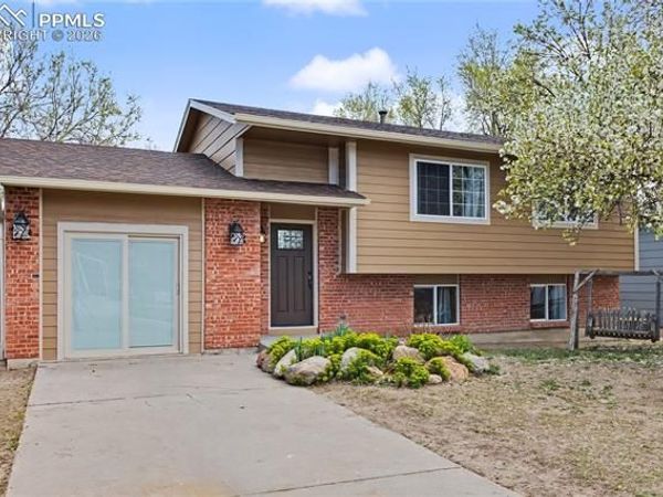 2205 Shawnee Drive, Colorado Springs, CO 80915