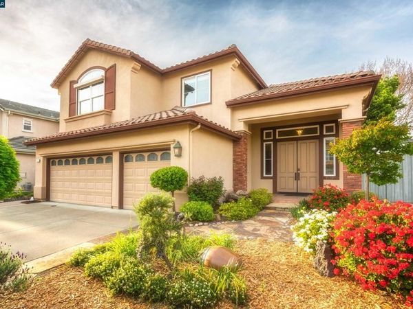 7592 Meadow Ct, Dublin, CA 94568