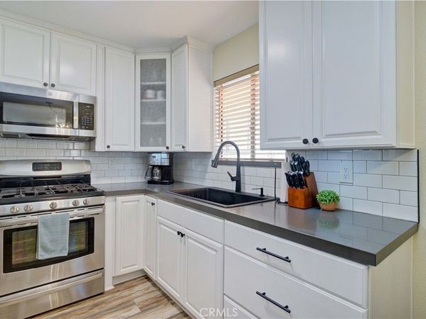 4110 Elm Avenue, Unit 203, Long Beach, CA 90807