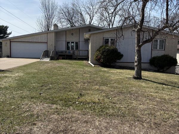 2535 Pascal Street , Roseville, MN 55113