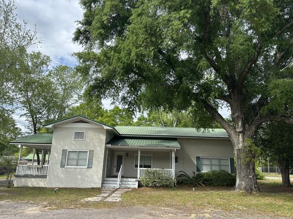 426 W James Lee Boulevard, Crestview, FL 32536