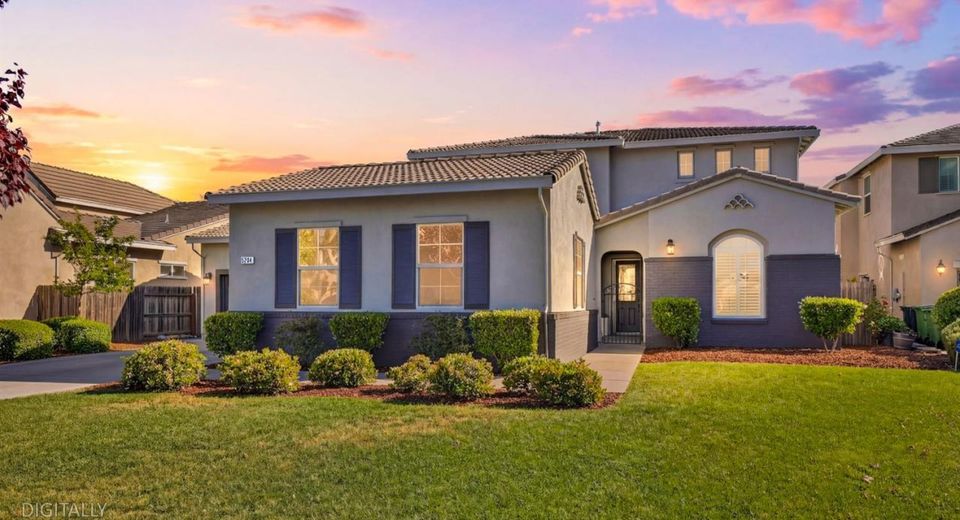 5204 Crown Bench Cir, Elk Grove, CA 95757 Photo