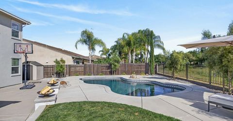5204 Crown Bench Cir, Elk Grove, CA 95757 Photo