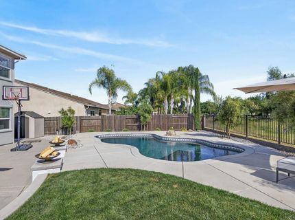 5204 Crown Bench Cir, Elk Grove, CA 95757 Photo