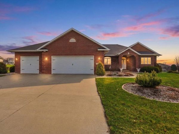3034 Saddle Brooke Trail, Sun Prairie, WI 53590