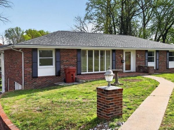 107 Dogwood Lane, Johnson City, TN 37604