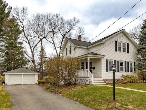 12 Woodlawn Ave, Chelmsford, MA 01824