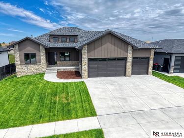 7630 Ponce Drive, Lincoln, NE 68516