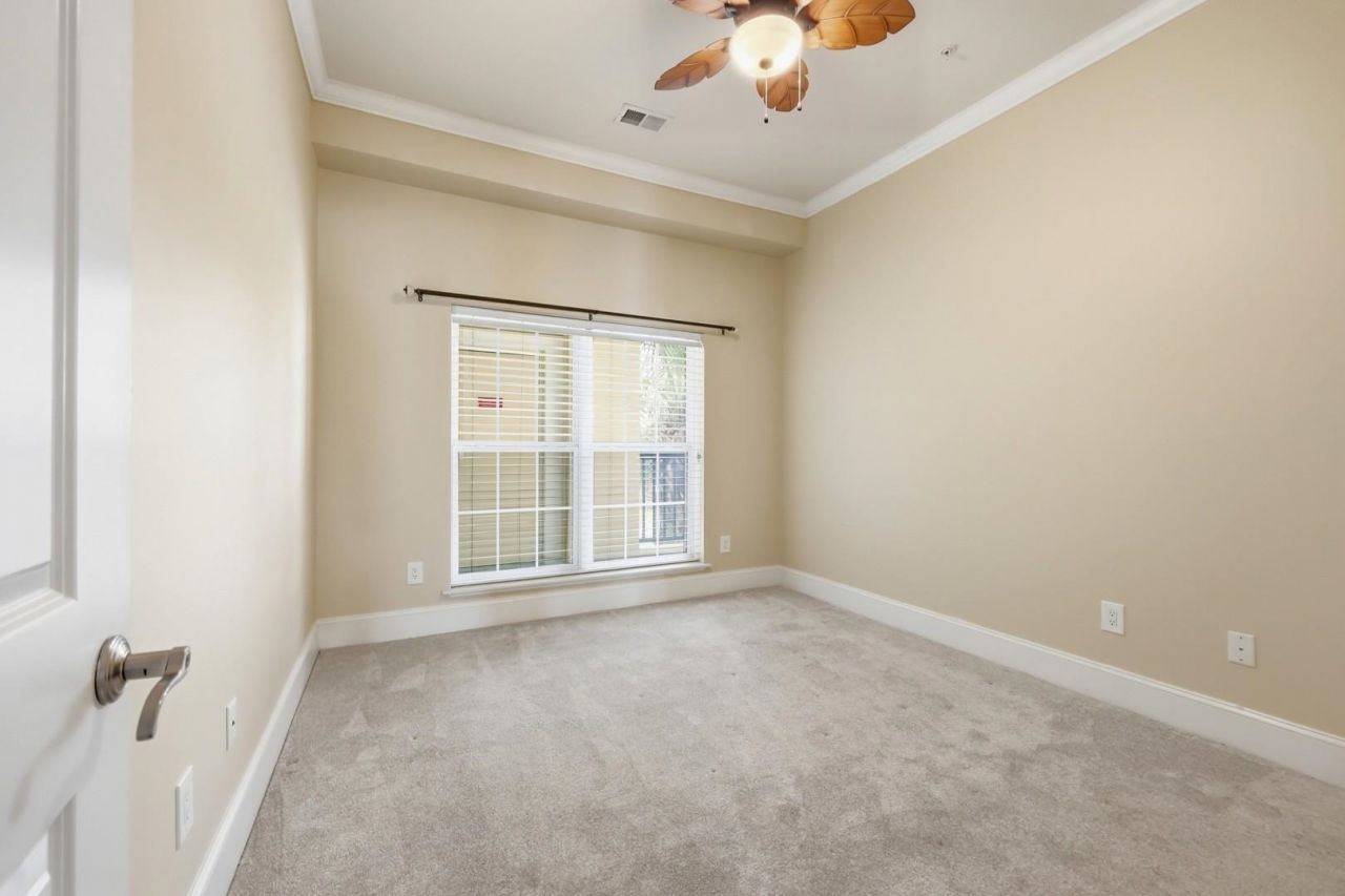 257 Venice Way Photo 12