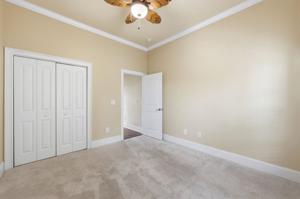 257 Venice Way Photo 13