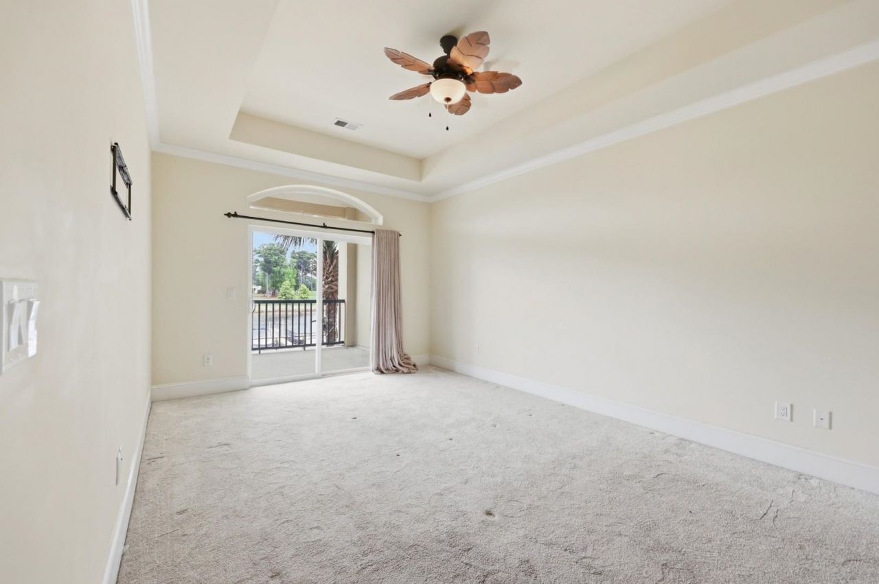 257 Venice Way Photo 15