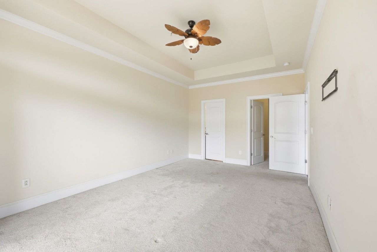 257 Venice Way Photo 16