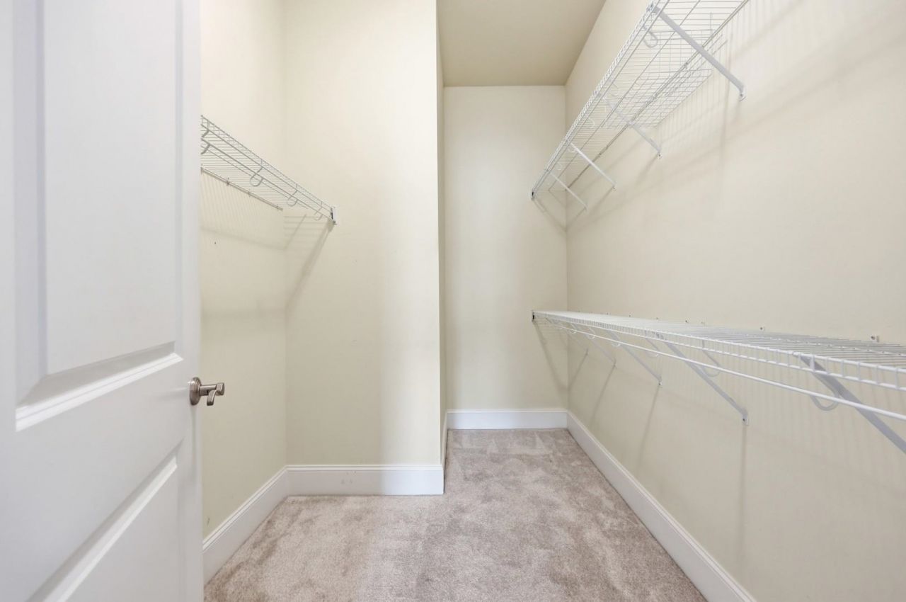 257 Venice Way Photo 17