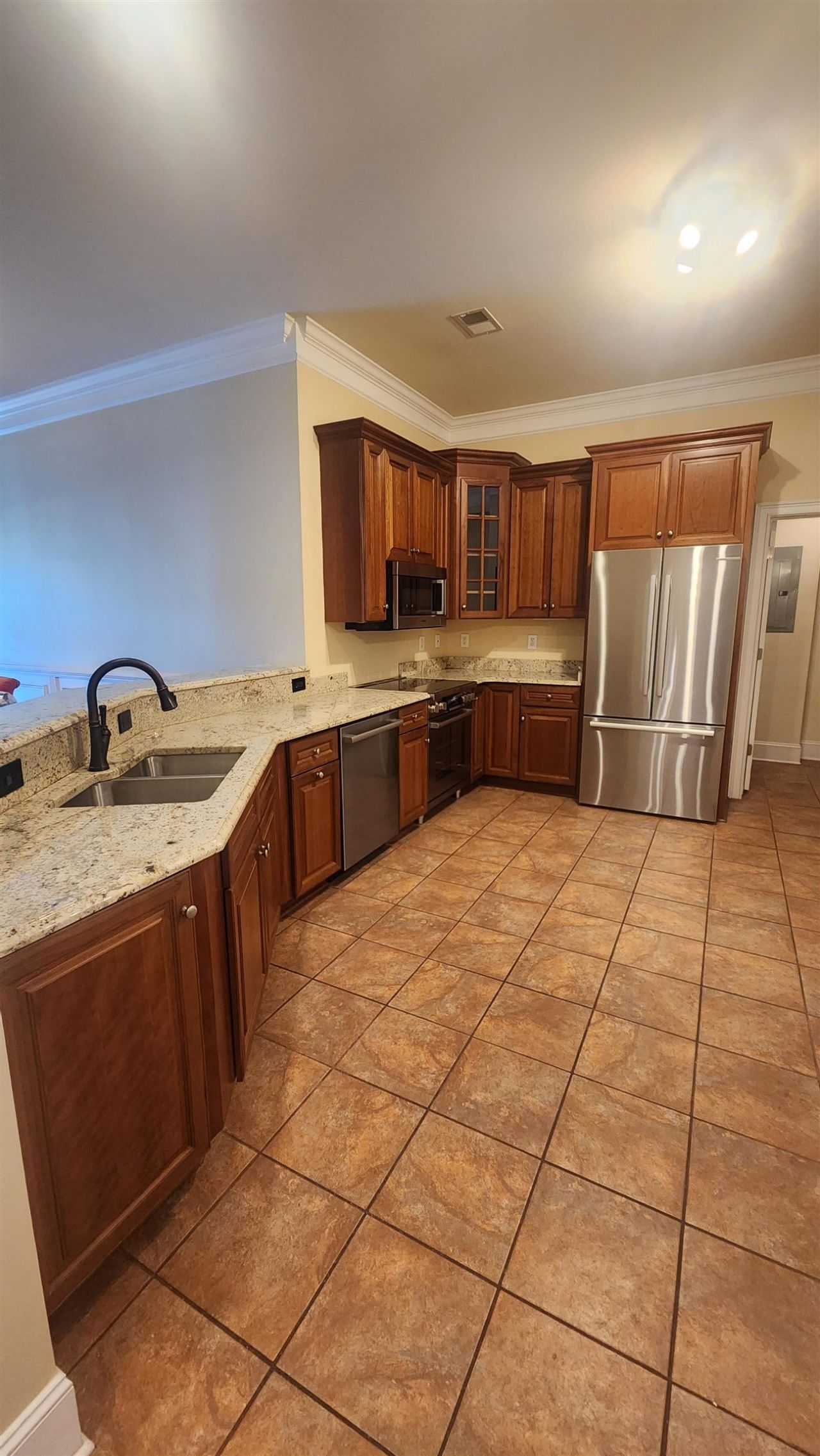 257 Venice Way Photo 4