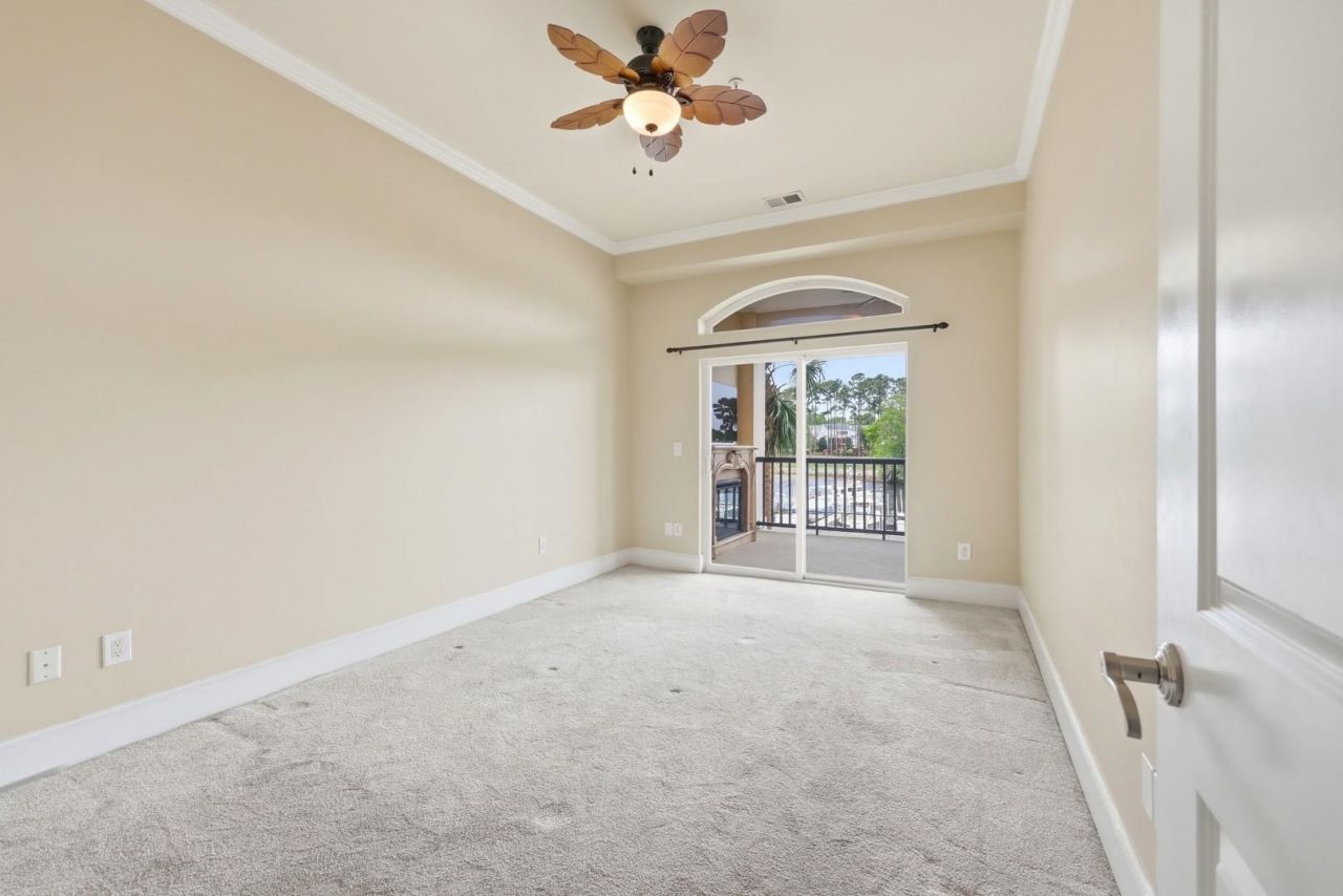 257 Venice Way Photo 8