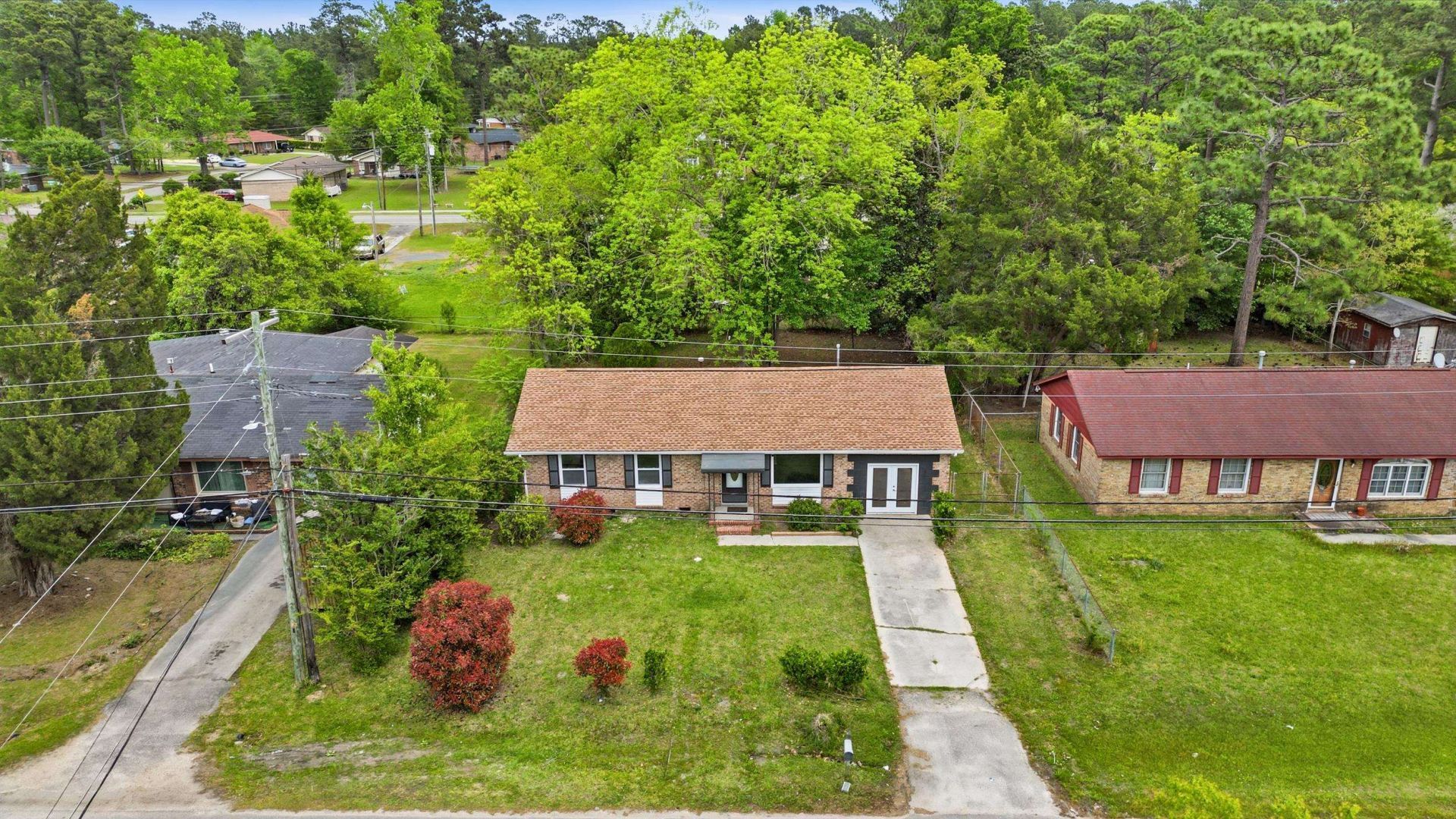 480 Lincolnshire Dr. Photo 2