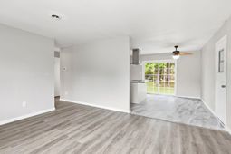 480 Lincolnshire Dr. photo 4